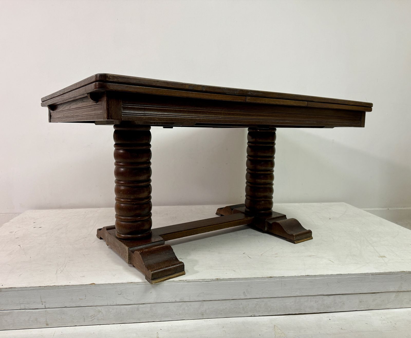 photo vinterior 1930s French Oak Extending Dining Table With Turned Bobbin Legs