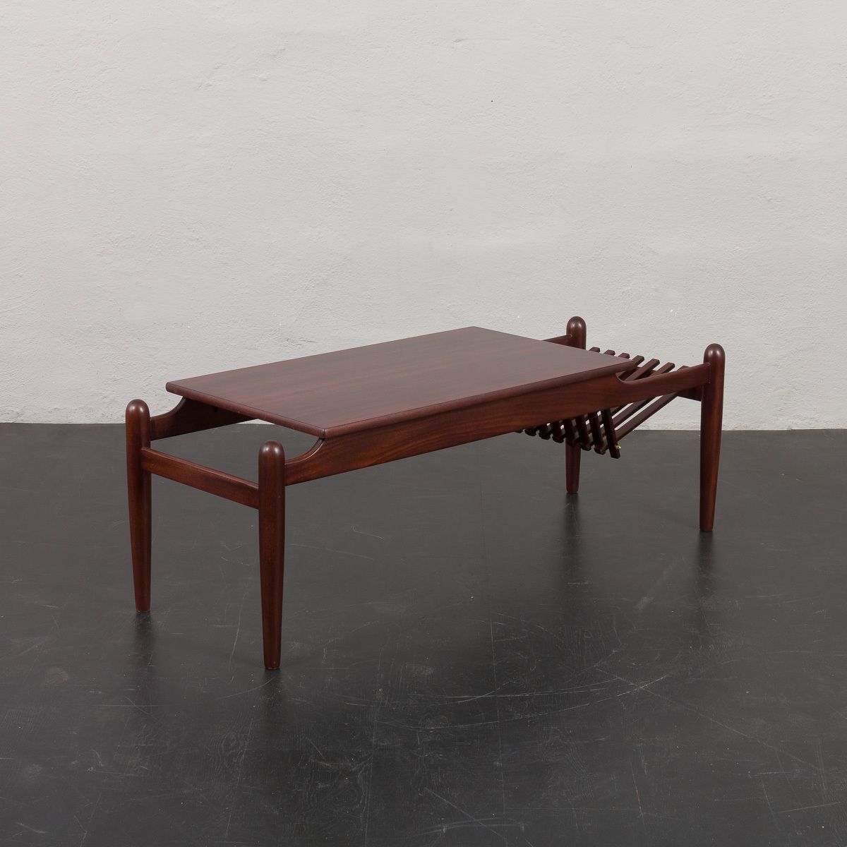 Ico Parisi Rosewood And Mahogany Coffe Table, Italy 1960s. photo vinterior