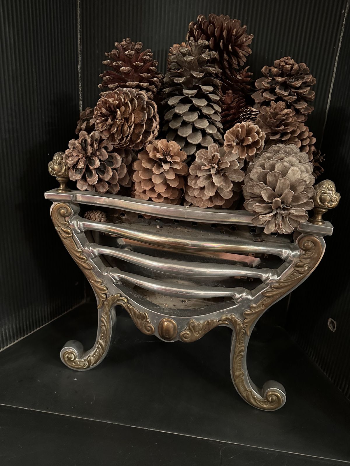 Vintage Cast Iron And Alloy Fire Basket With Brass Finials And Light/Fire Effect photo Home Fixtures