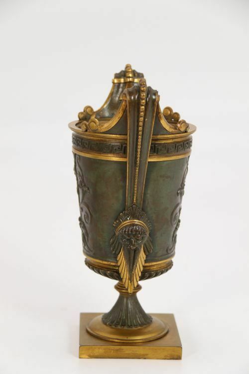 photo vinterior Empire Period Bronze And Ormolu Grecian Style Pair Of Classical Urns Circa 1830
