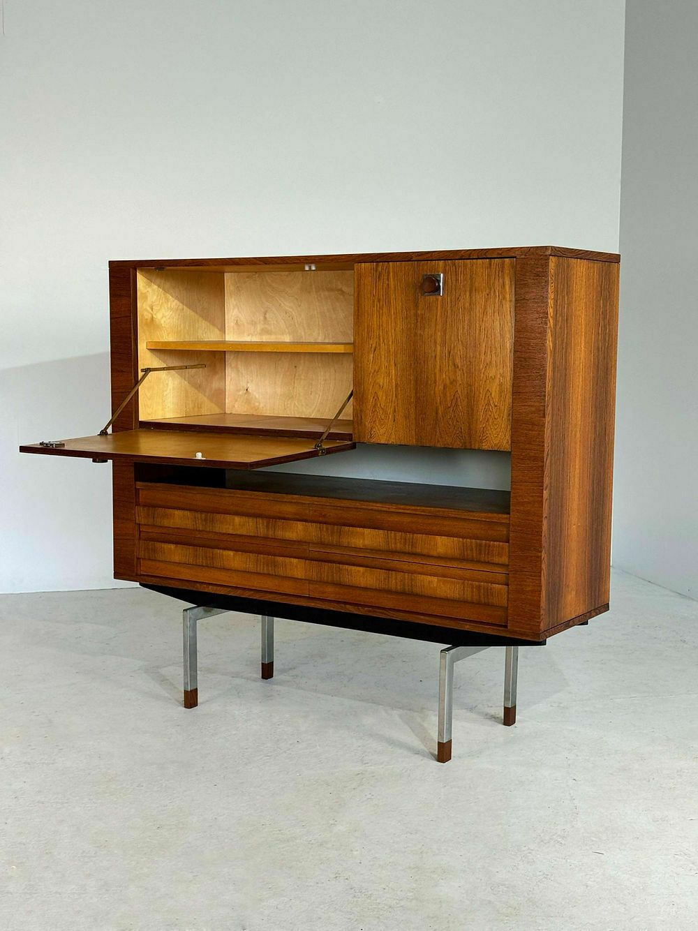 Mid Century Palissander Barkast, Belform, Ca. Jaren 1950 photo vinterior