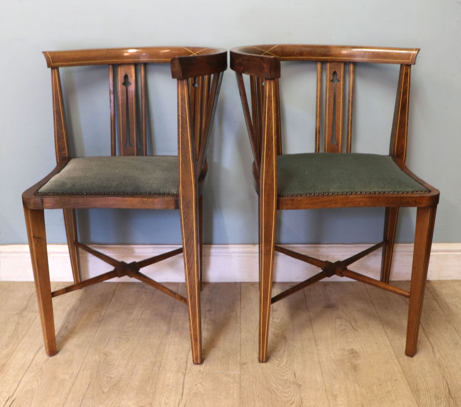 A Fantastic & Very Rare Pair Of Corner Chairs. photo Furniture