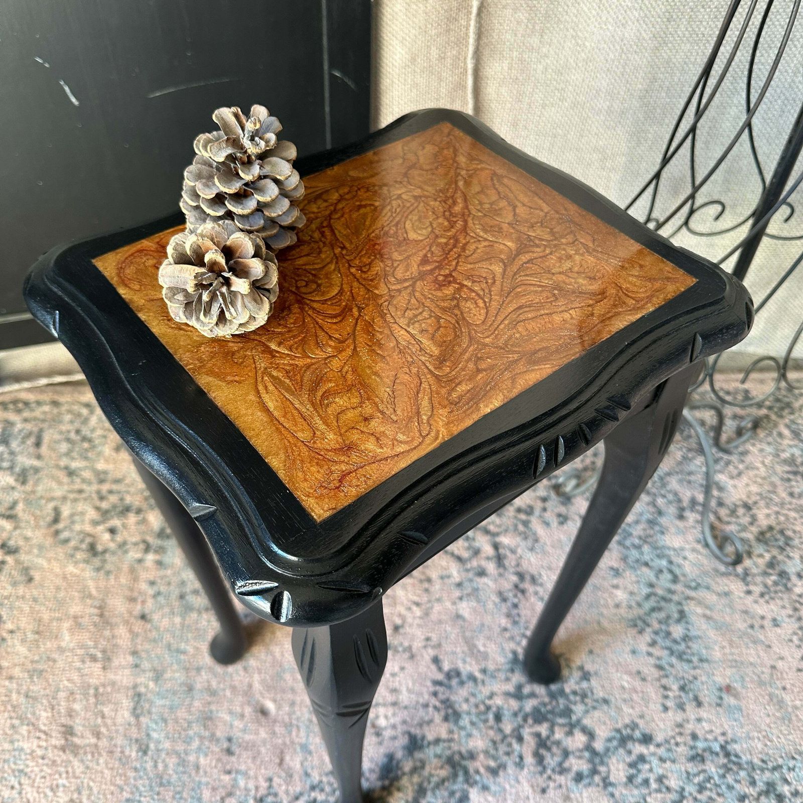 photo furniture Resin Table Vintage Wine Table With The Modern Twist