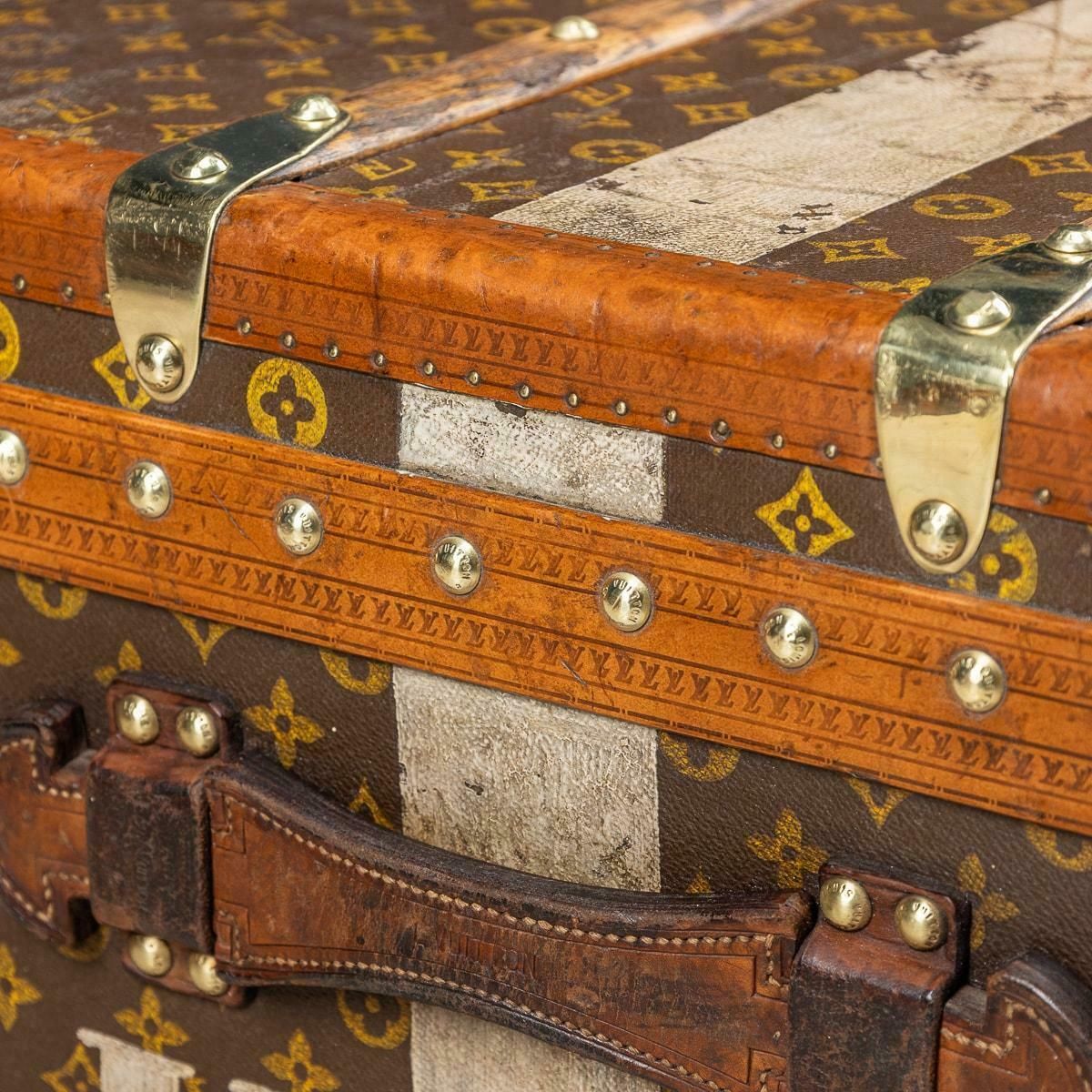 20th Century Louis Vuitton Trunk, France C.1930 photo vinterior