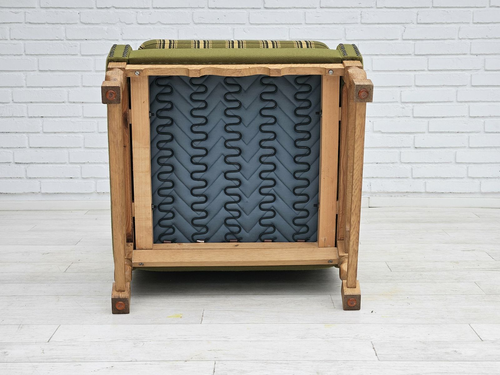 photo vinterior 1970s, Danish Highback Armchair, Wool, Oak, Original Very Good Condition.