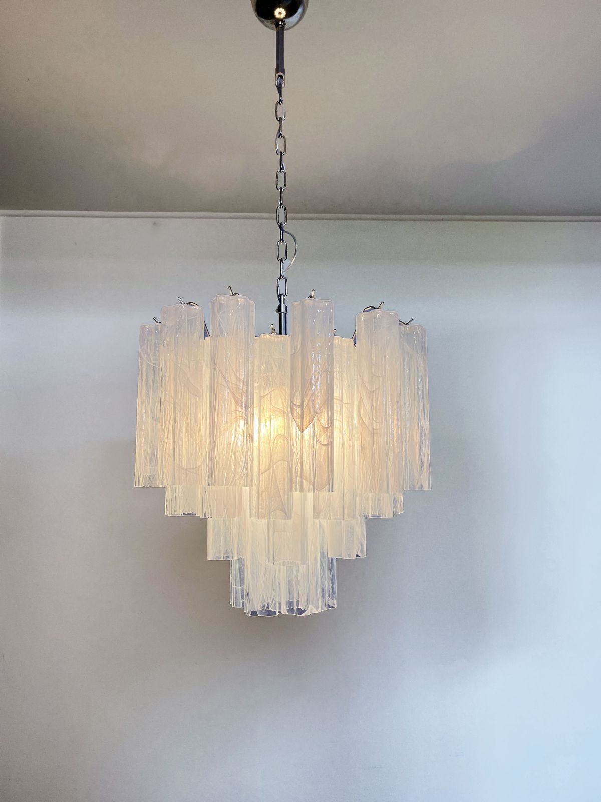 photo vintage Fantastic Glass Tube Chandelier   36 Alabaster White Glasses