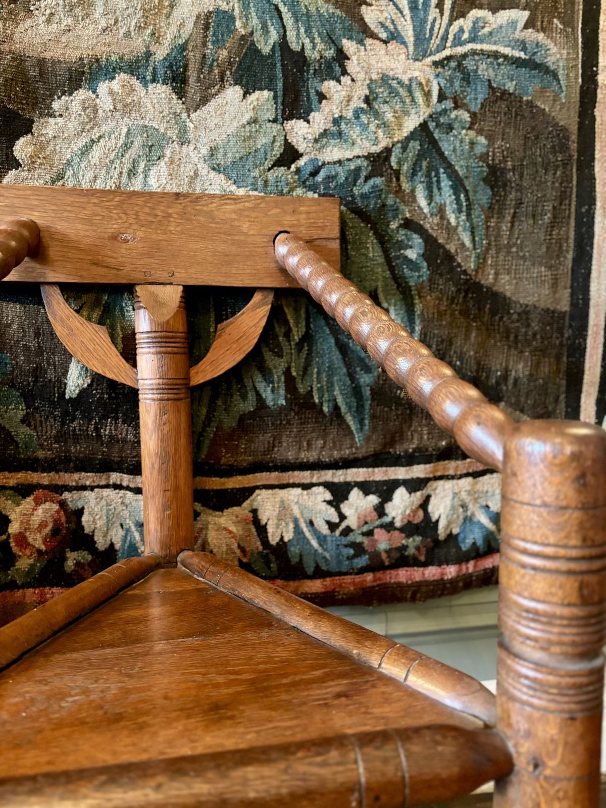 photo furniture Victorian Ash And Oak Turners Chair