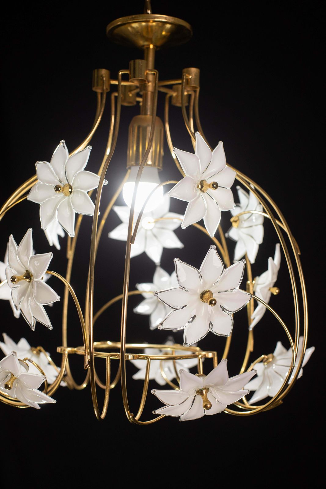 Lovely Murano Vintage Chandelier White Flowers, 1970 photo vinterior