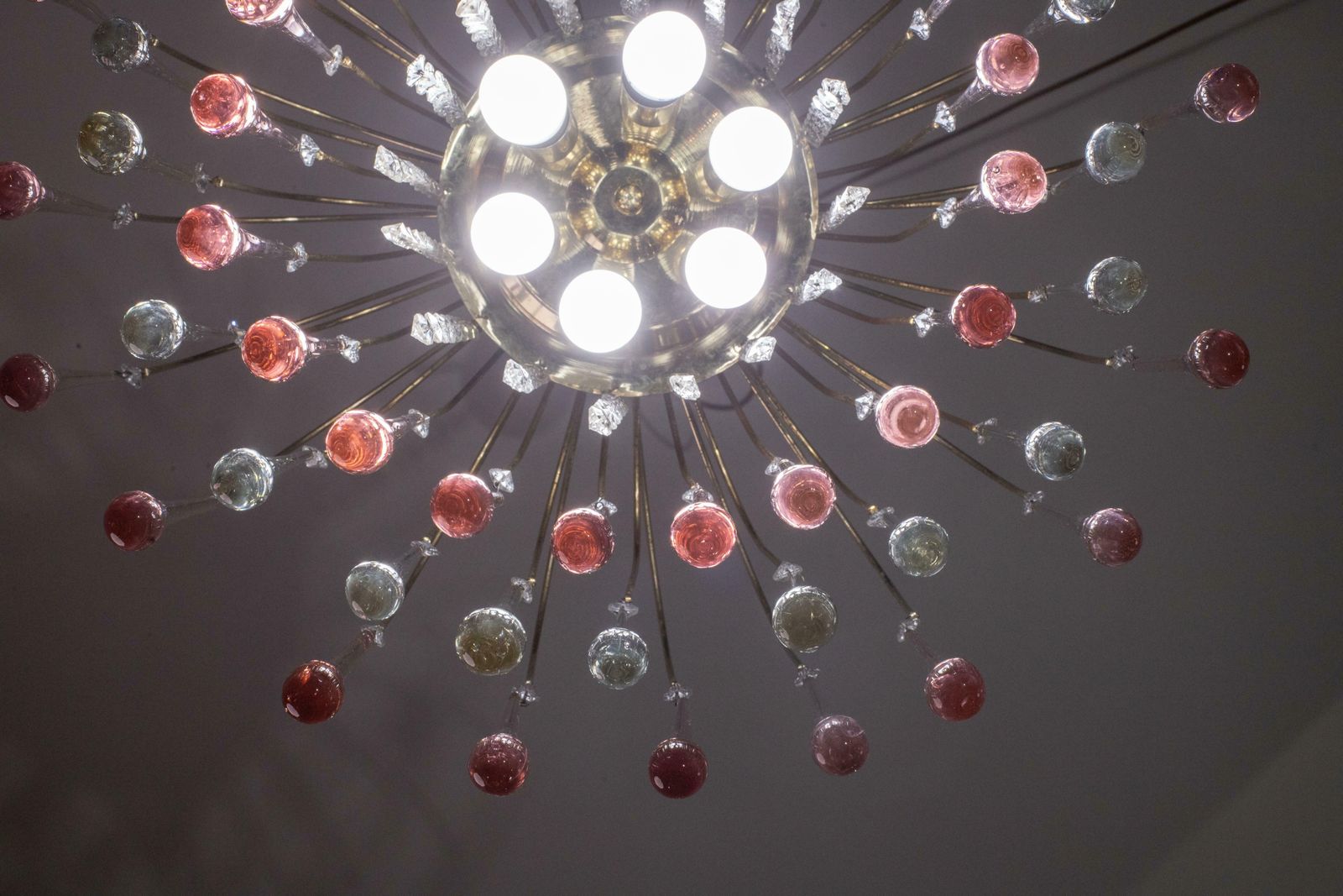 Lighting Lady Barbara, Murano Chandelier Pink And White Drops, Venini Style, 1970s photo