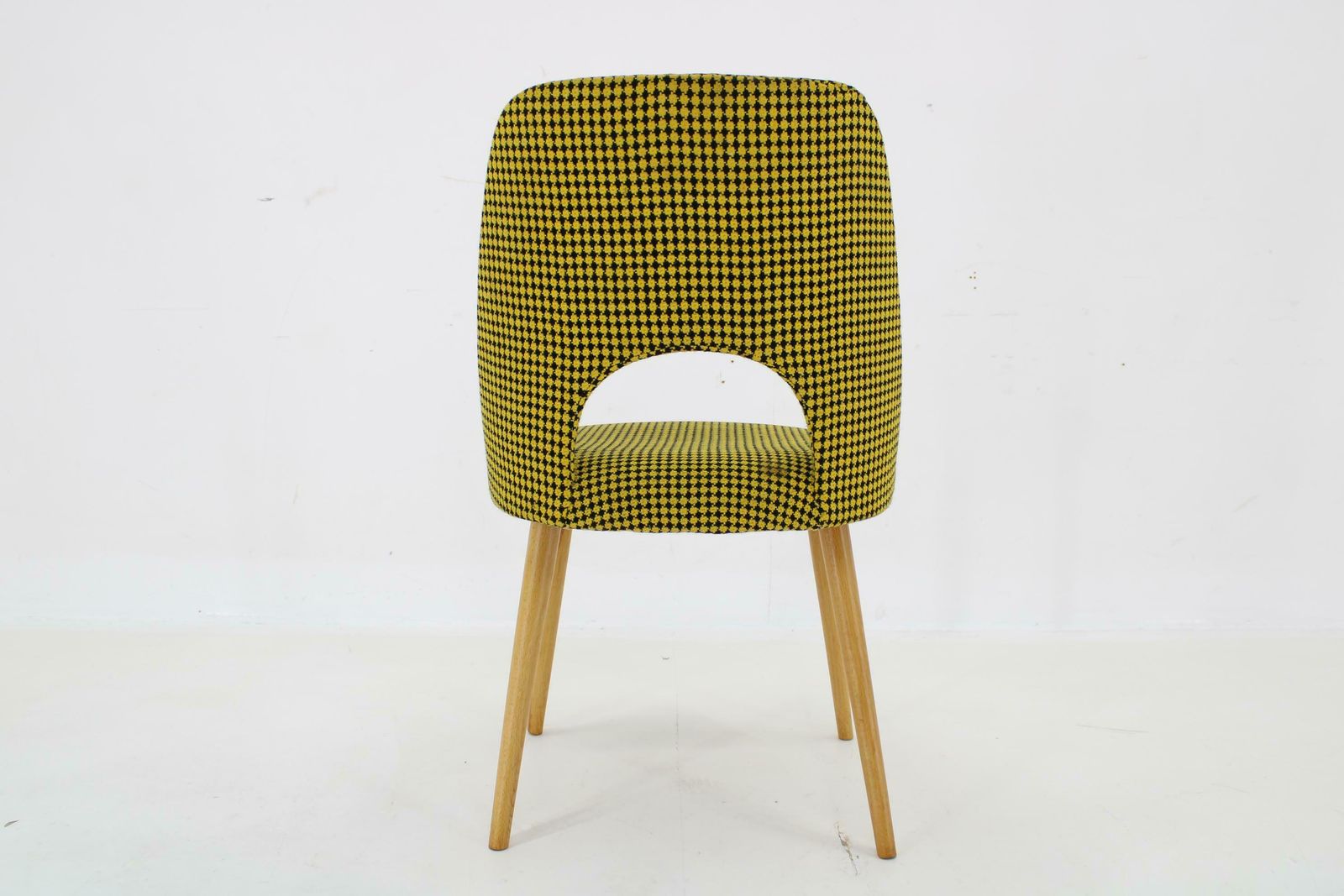 photo furniture 1960s Oswald Haerdtl, Set Of 4 Dining Chairs By Ton, Czechoslovakia