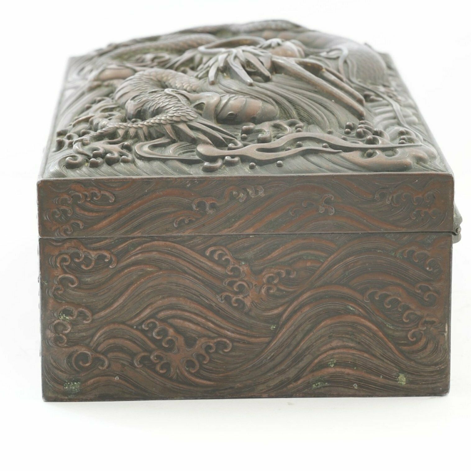 photo vinterior Exceptional Meiji Period Japanese Bronze Box With Dragon Motif