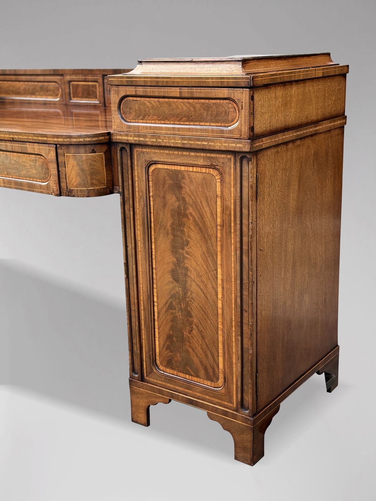 photo furniture 18th Century George III Period Mahogany Pedestal Sideboard