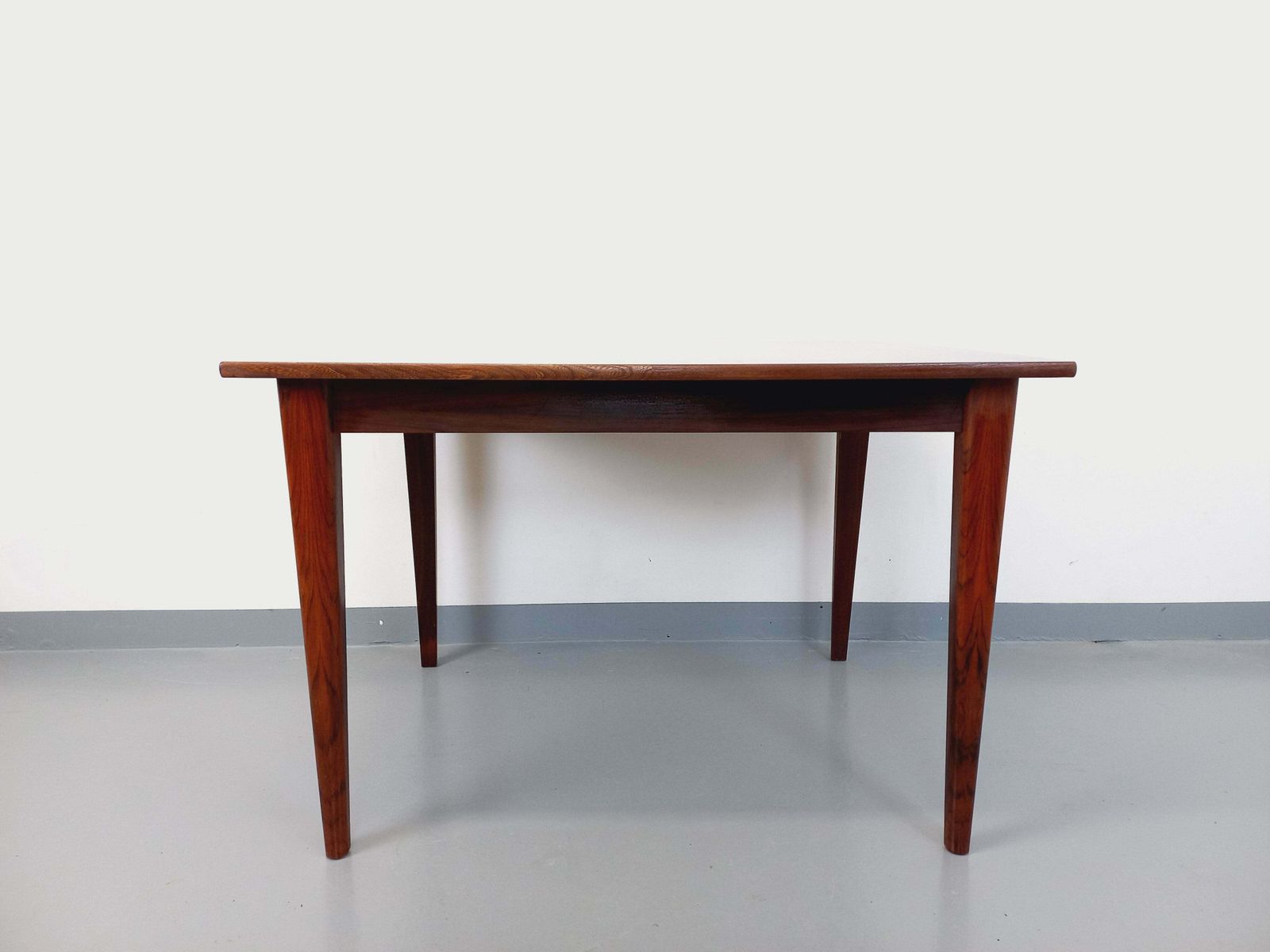 Table rectangulaire en palissandre, années 1960 photo Mobilier