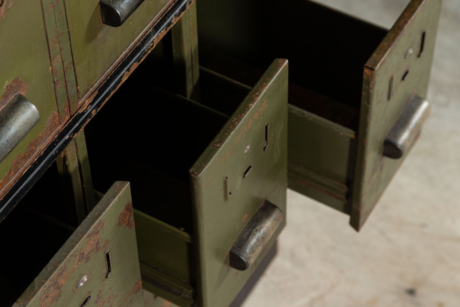 748.0 English Sectional Filing Chest photo