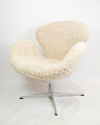 The Swan Model 3320 By Arne Jacobsen For Fritz Hansen From 1958s