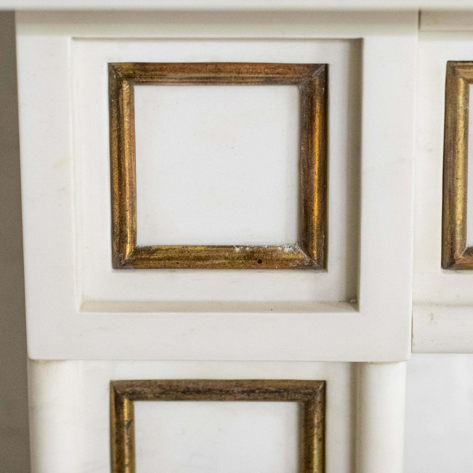 Reclaimed Statuary Marble Fireplace Surround With Brass Detail photo vinterior