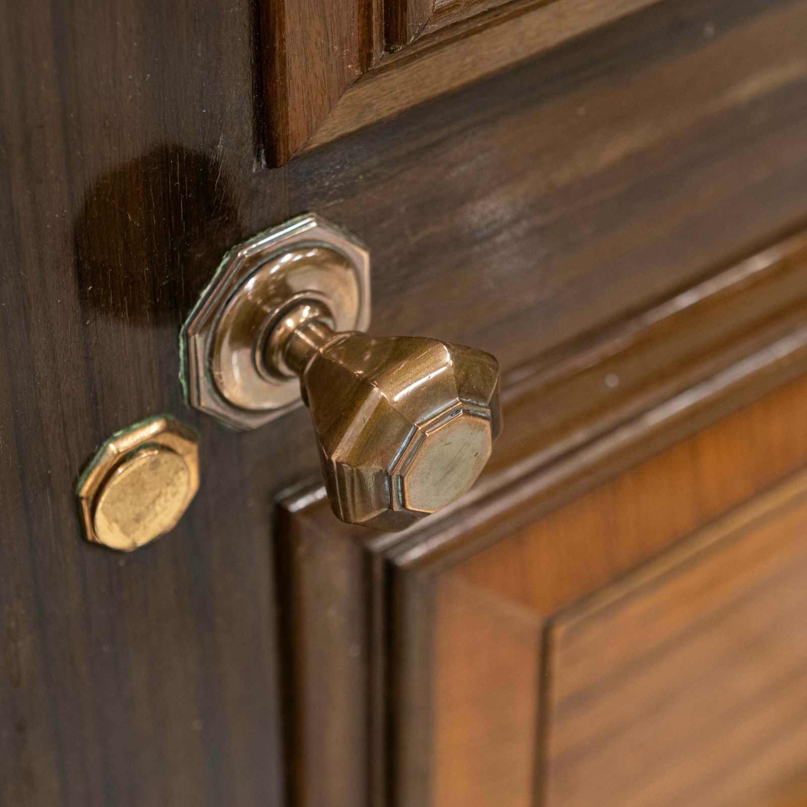 photo buy Walnut Cloakroom Doors Reclaimed From Clothworkers' Hall
