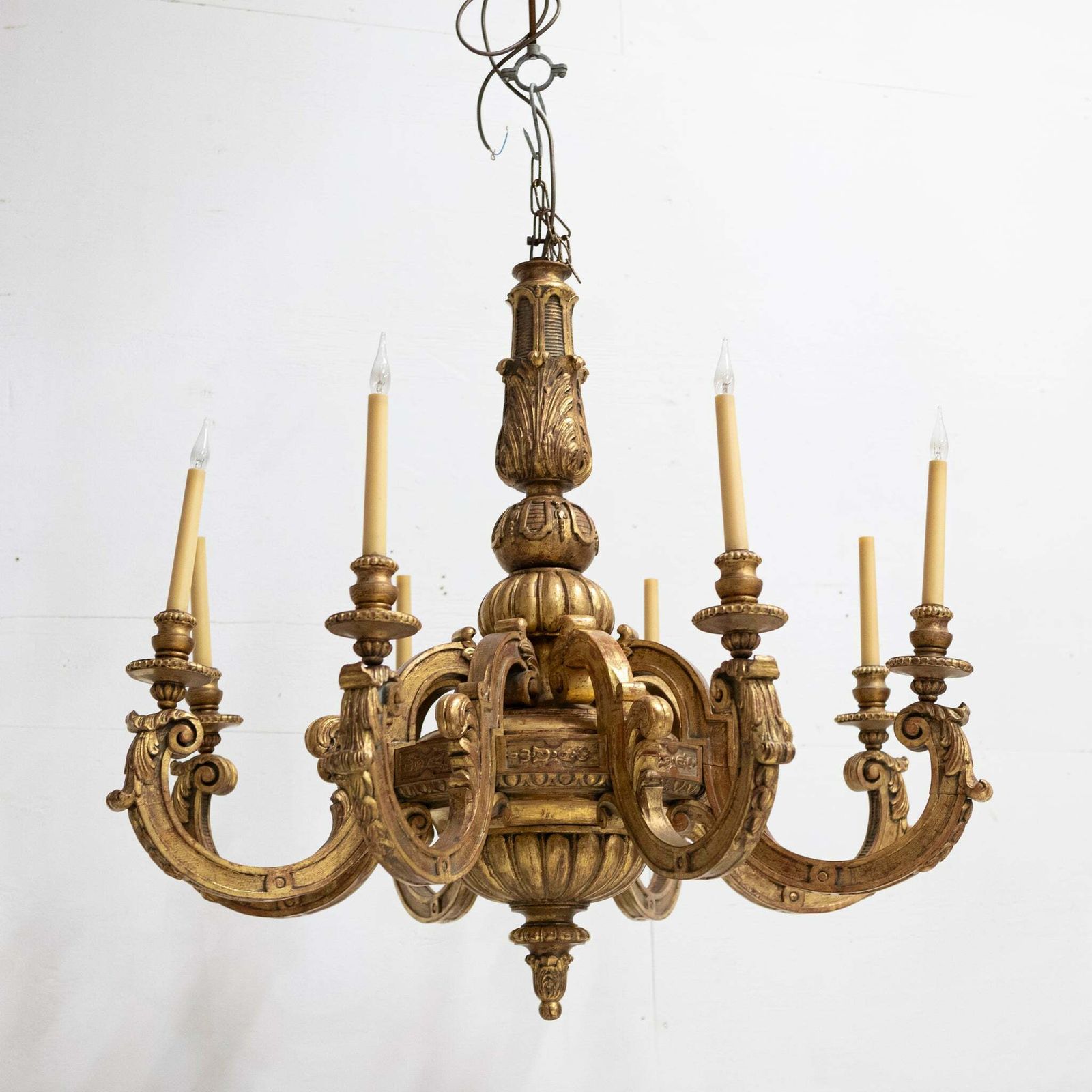 photo vintage Large Antique Italian Giltwood 19th Century 8 Arm Chandelier