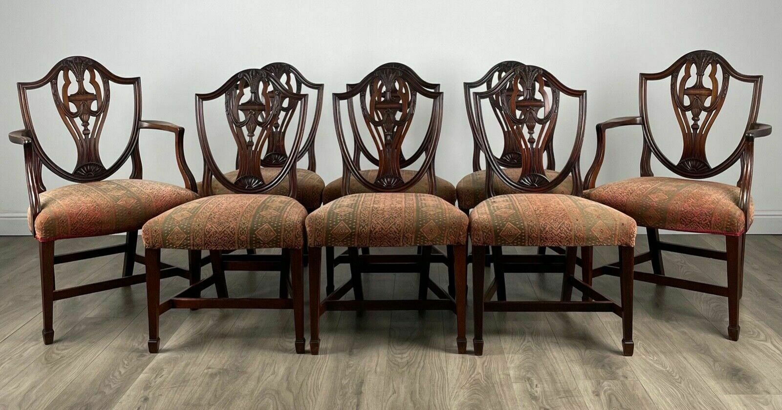 Antique 18th Century Set Of 8 Shield Back Dining Chairs