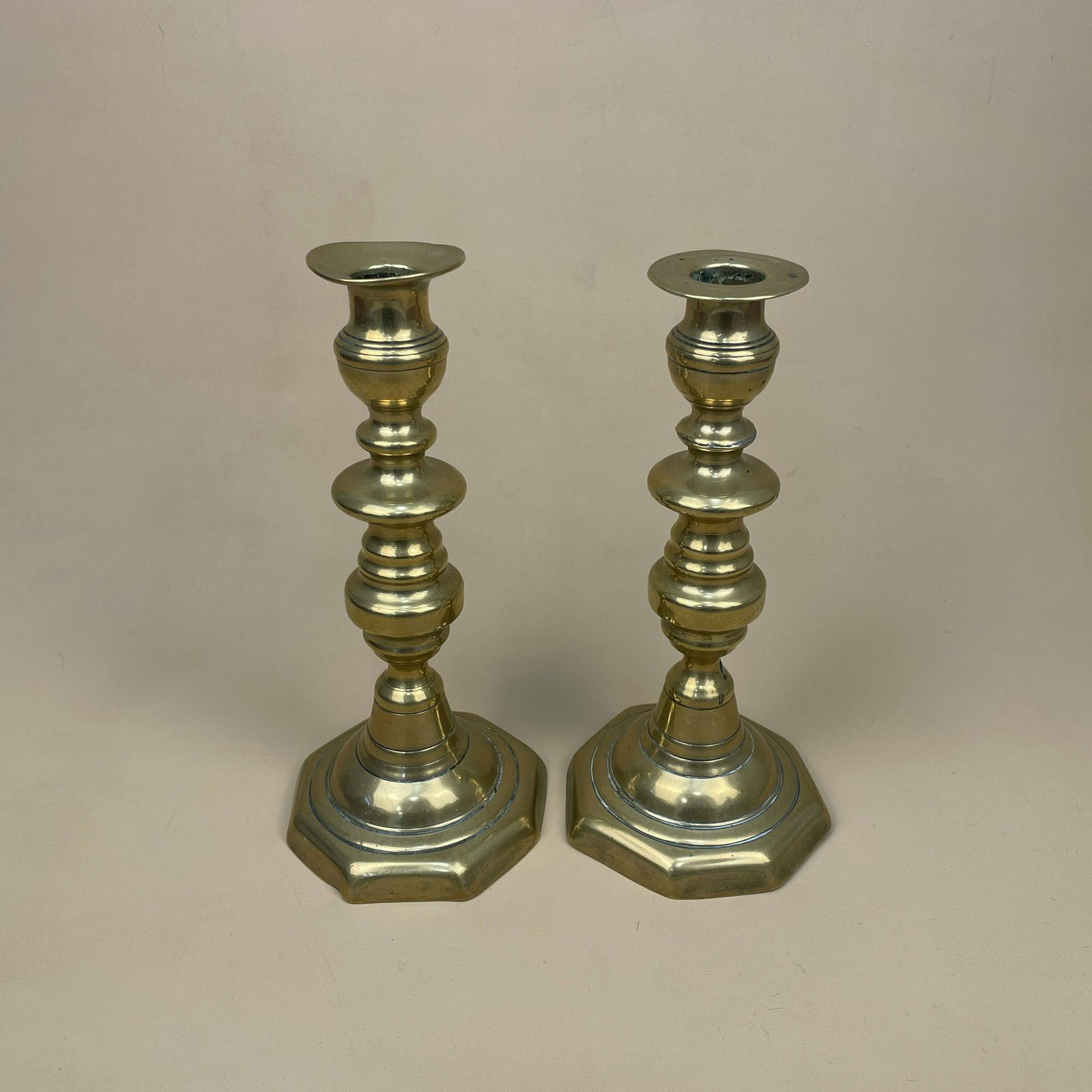 Antique Matching Pair Of Gold Solid Brass Metal Candlestick Candle Stick Heavy Vintage Column Taper Dinner Candlesticks Hexagon Base Set
