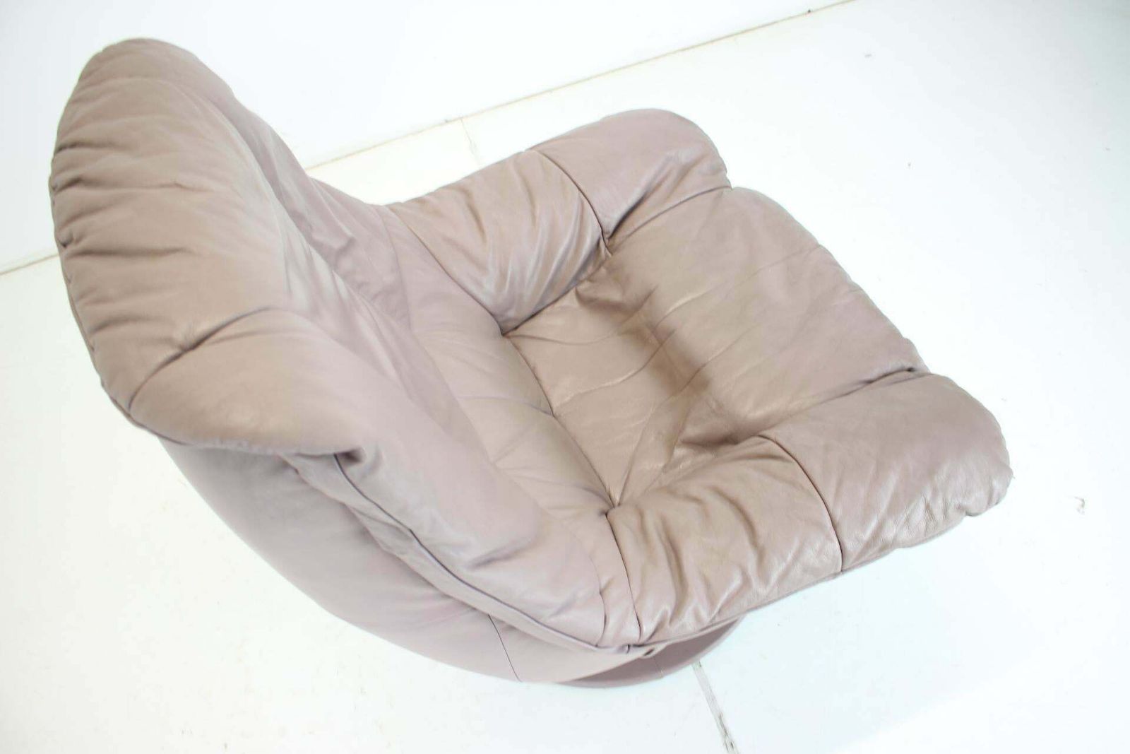 Large Swivel Adjustable Leather Armchair, Germany photo vinterior
