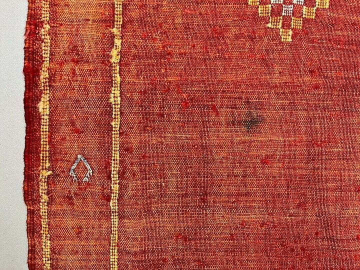 photo vintage Vintage Moroccan Vegan Silk/Wool Berber Kilim X Large Kelim Rug