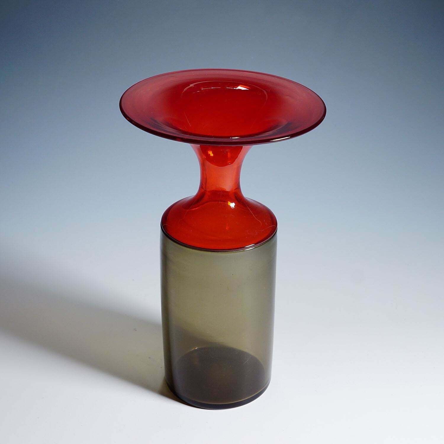 Venini Vase 'Lapponi', Designed By Tapio Wirkkala In 1968 photo furniture