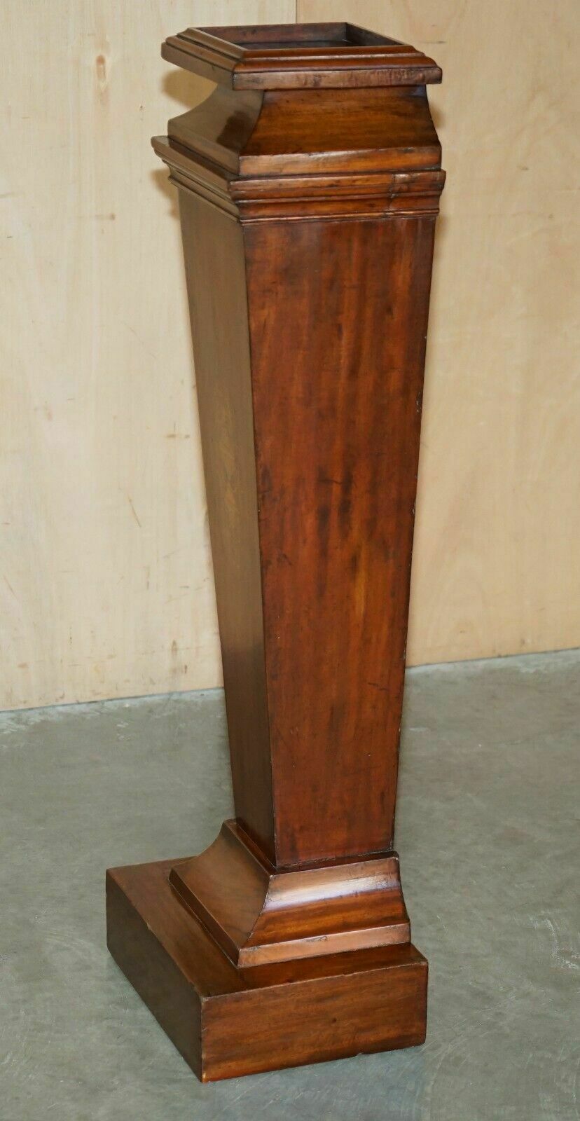 photo vinterior Restored Antique Circa 1870 Sheraton Walnut & Flamed Mahogany Jardiniere Stand