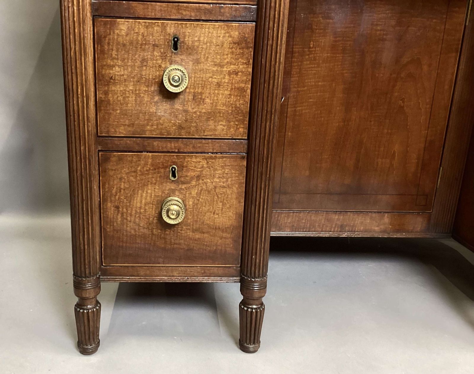 A Handsome Regency Mahogany Dressing Table / Desk photo vinterior
