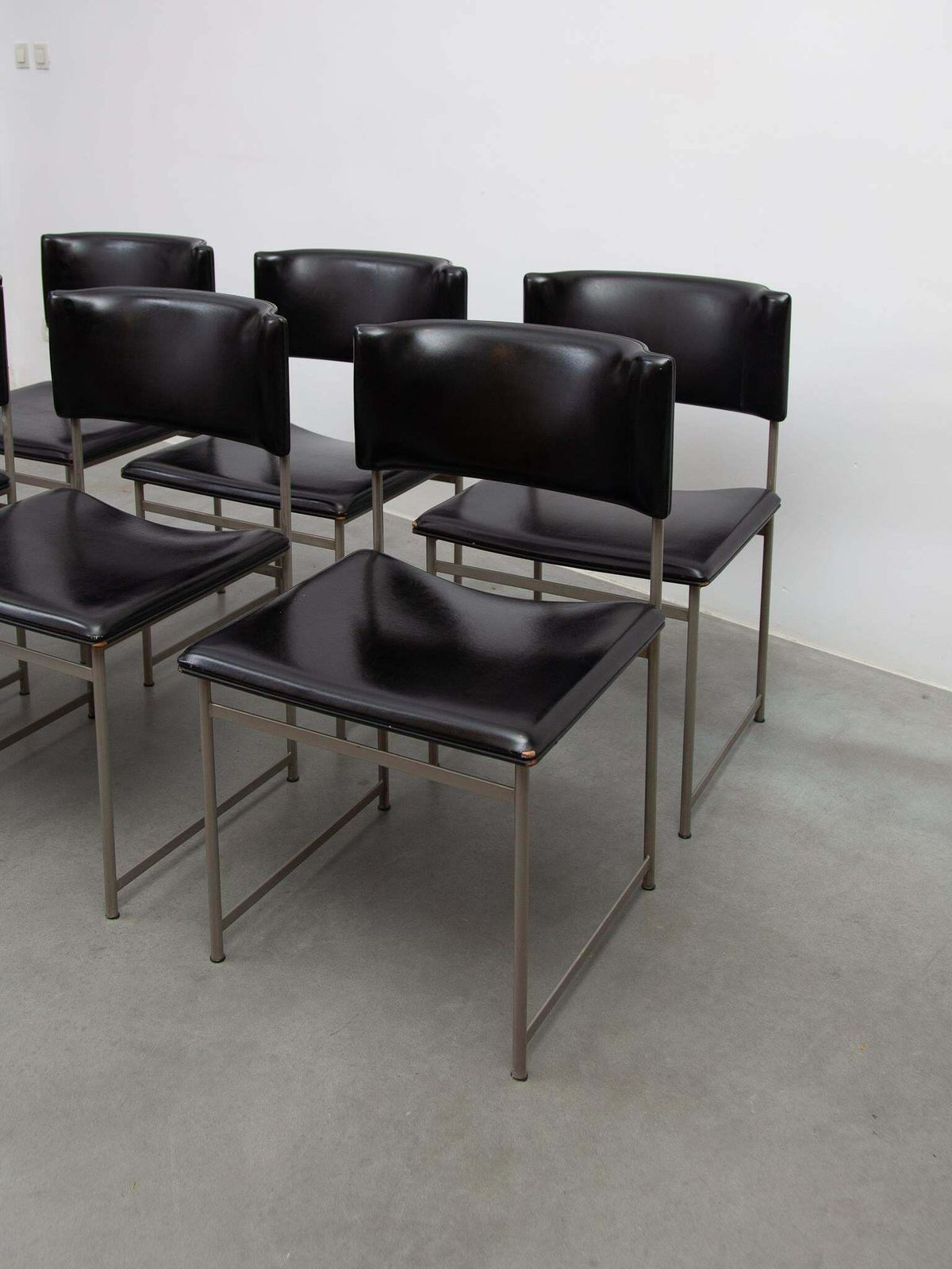 Furniture Cees Braakman For Pastoe Set Of Six Sm08 Dining Chairs In Black Leather. photo