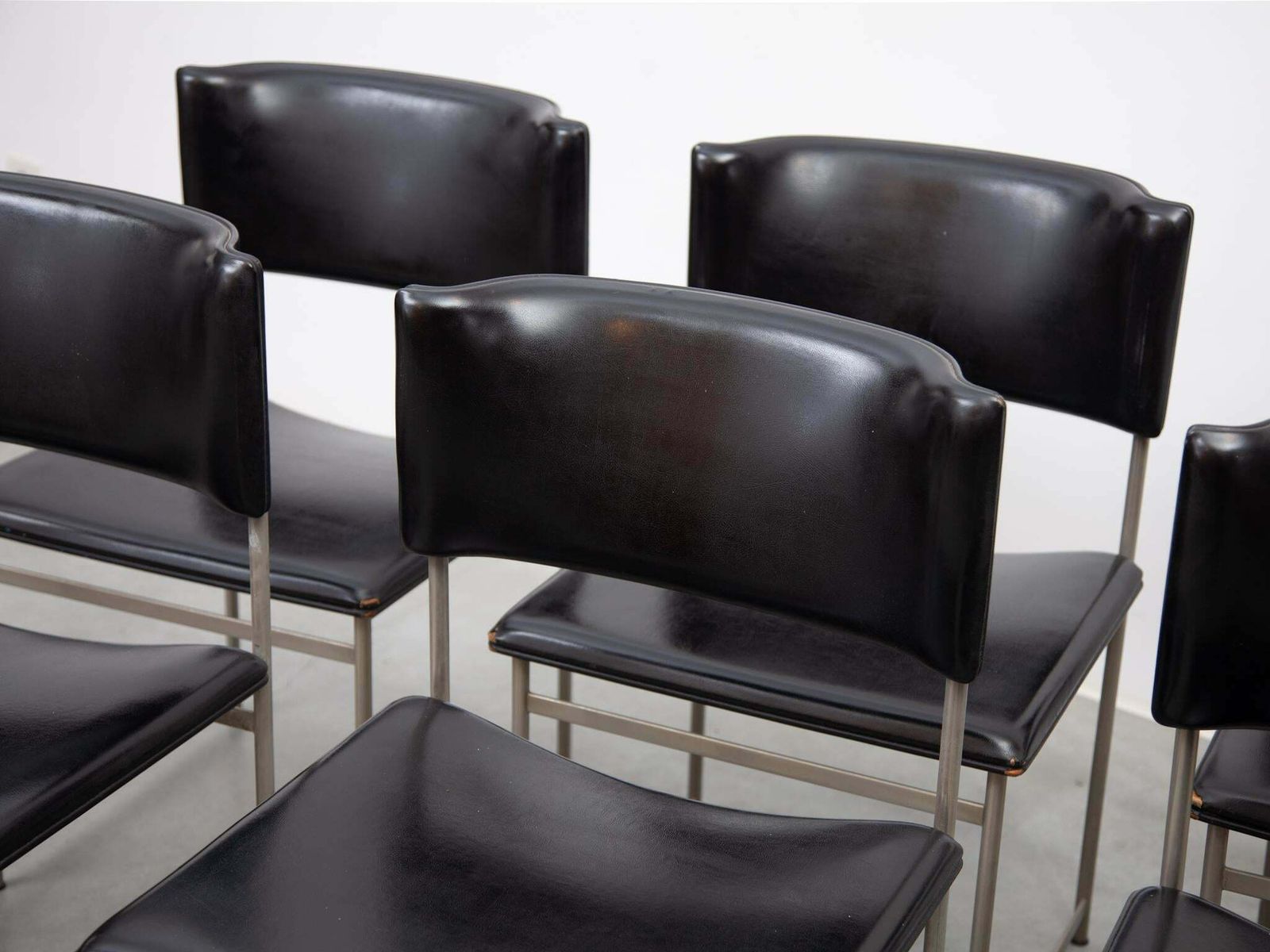 photo buy Cees Braakman For Pastoe Set Of Six Sm08 Dining Chairs In Black Leather.