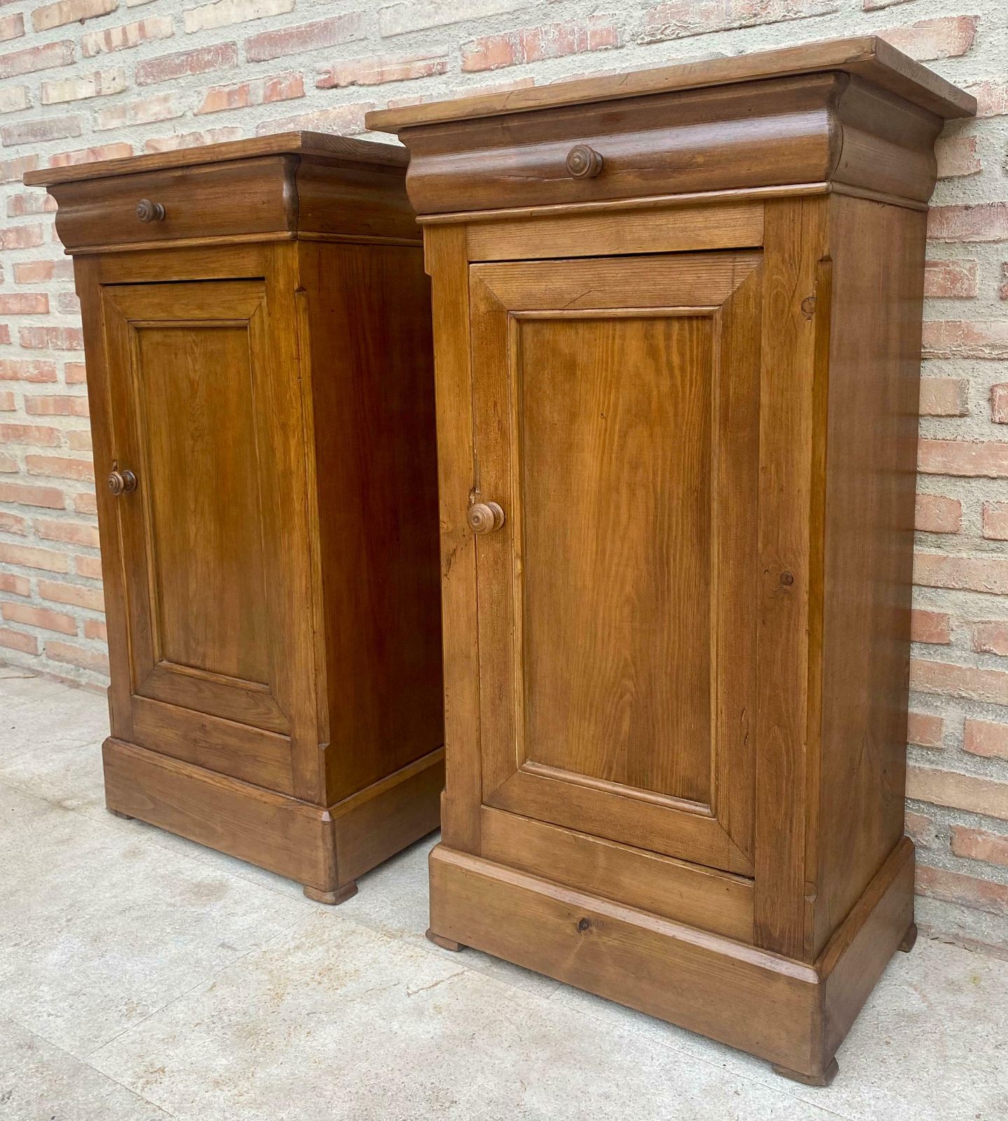 Vintage French Provincial Walnut Nightstands, 1920, Set Of 2 photo Furniture