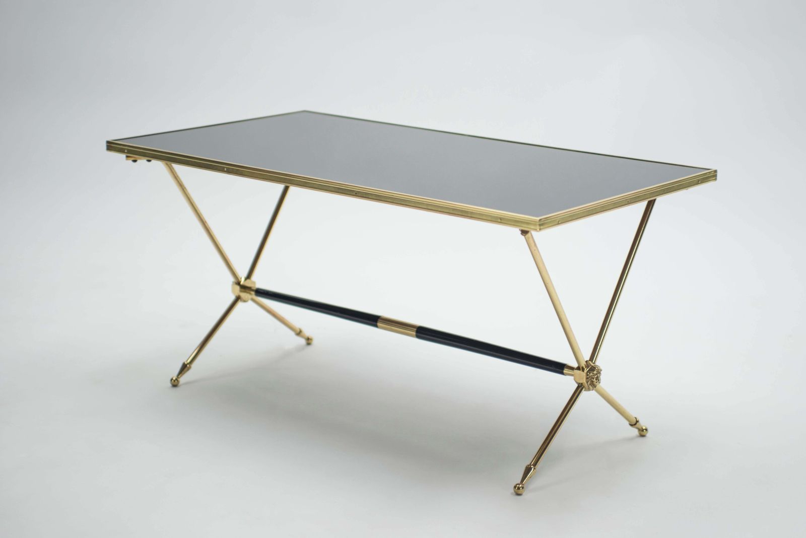 photo furniture Table basse néoclassique française Raphael en laiton et opaline, années 1960