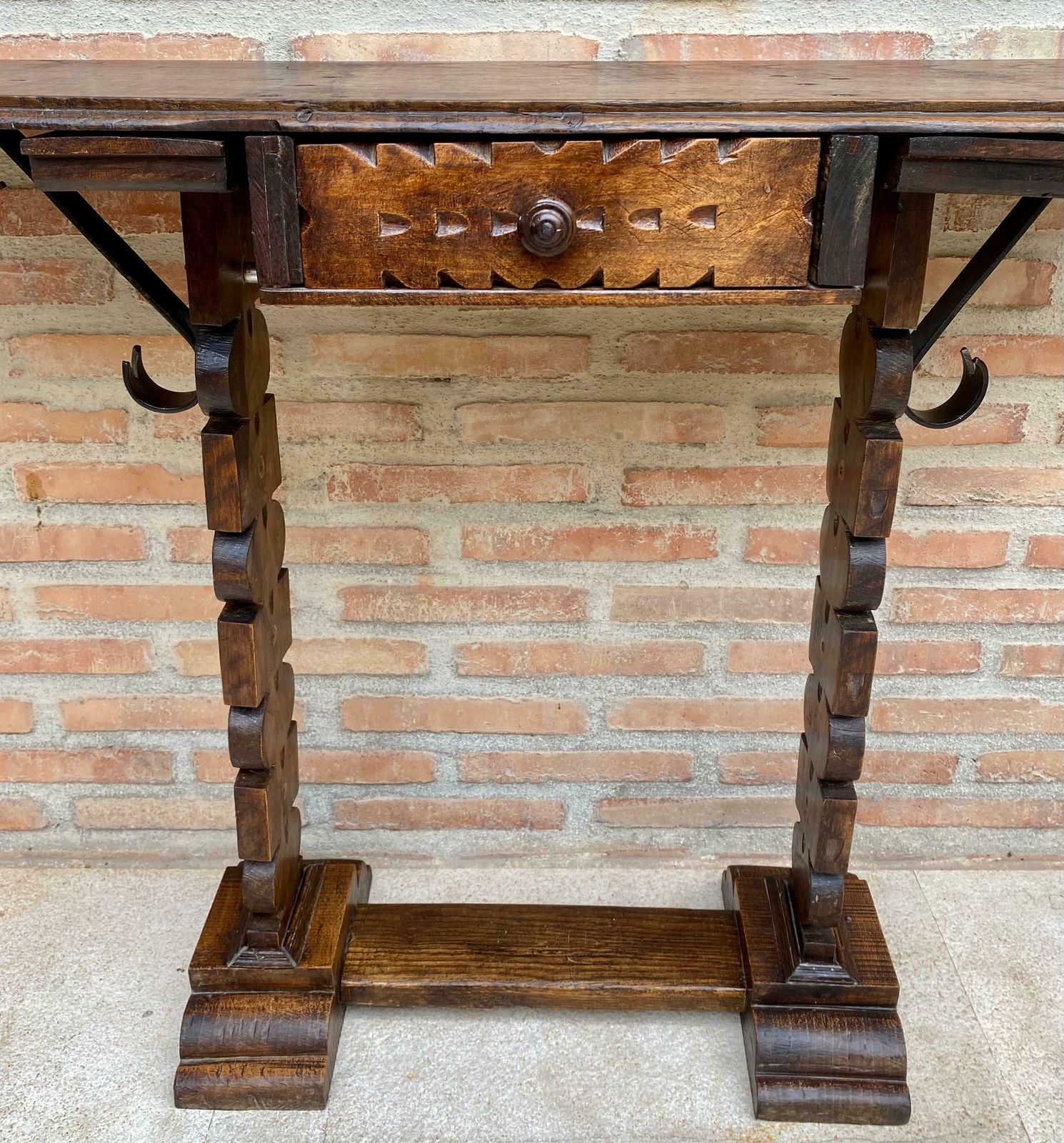 Console espagnole début du XXe siècle à un tiroir, années 1940 photo Mobilier