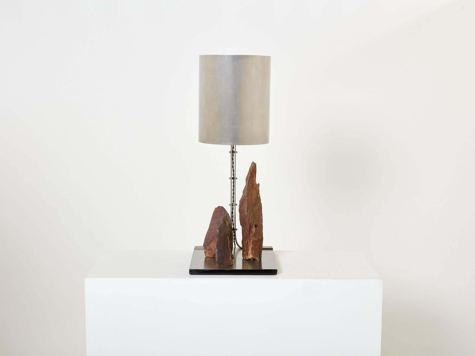 Lampe de table Phillipe Jean Brutalist en acier et shale rouge, années 1970 photo for sale