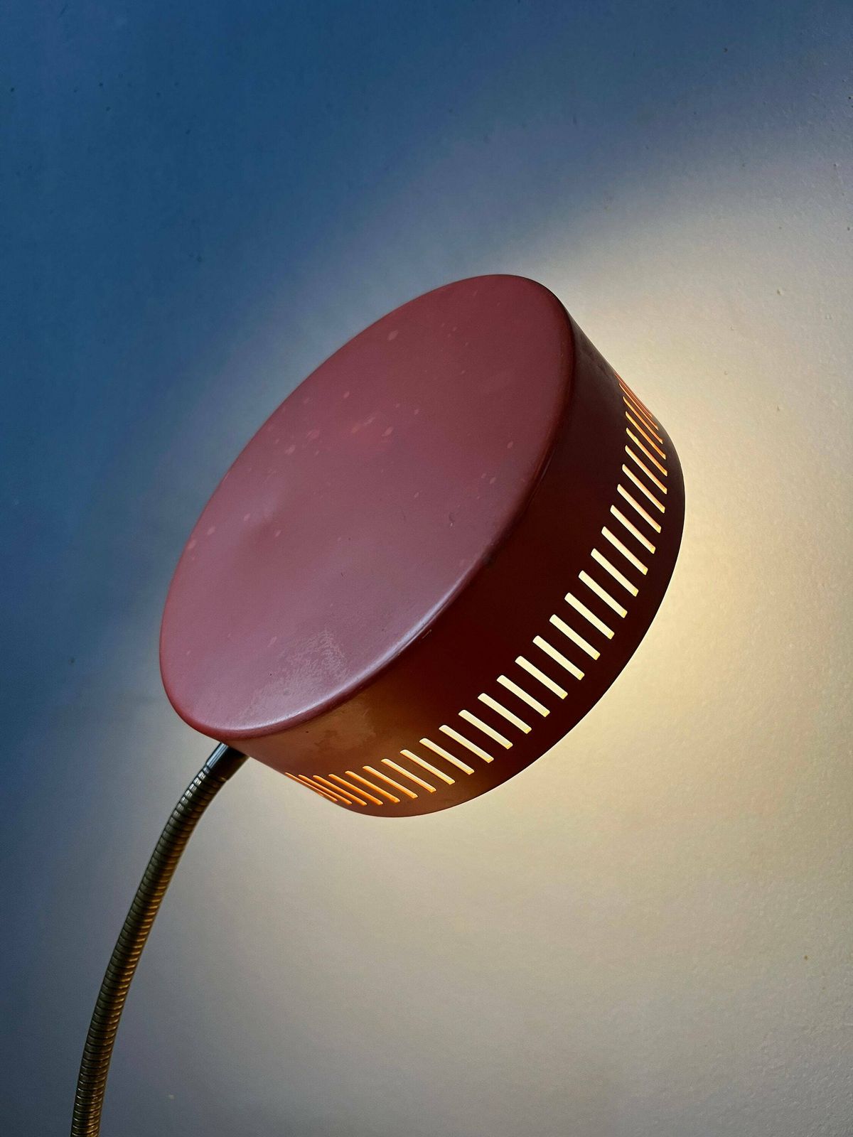 Rode Mid Century Space Age Ufo Tafellamp photo Verlichting