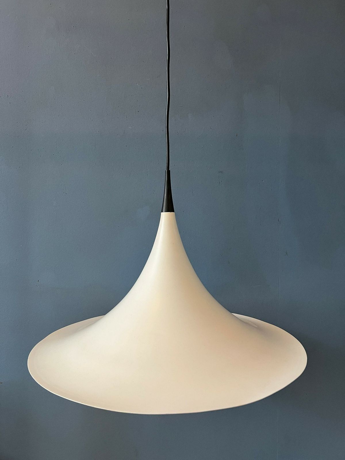 Mid Century Deense Witte Space Age Heksenhoed Hanglamp photo vintage