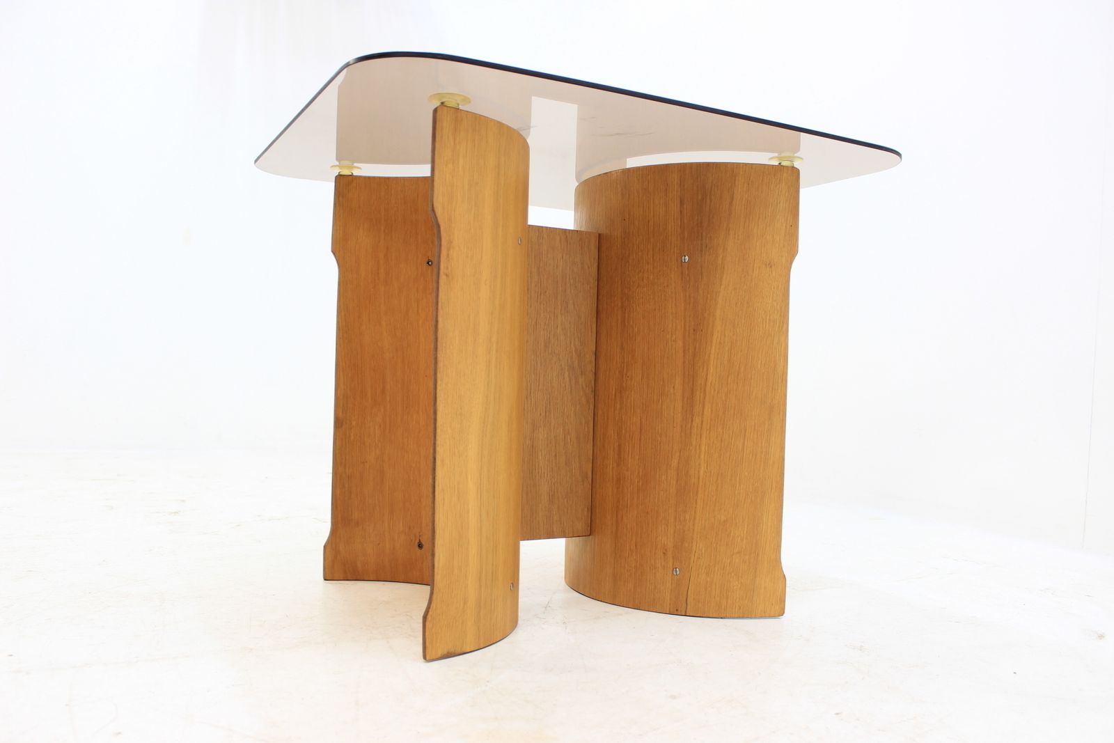 Scandinavisch Design Tafel Van Gebogen Houtfineer, Jaren 1970