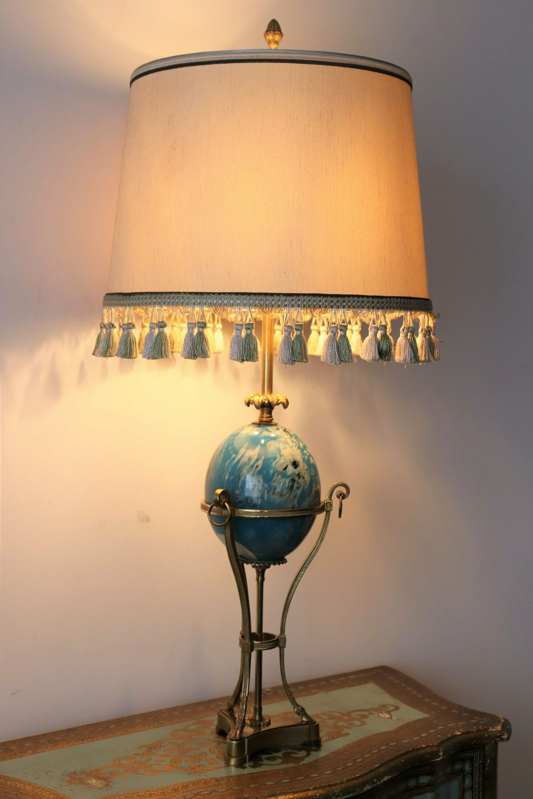 Hollywood Regency Neoclassical Blue Ostrich Egg Palm Table Or Desk Lamp Attributed To Maison Charles (St.88) photo 1024.0