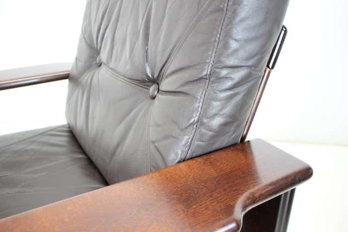 photo furniture 1960s Pair Of Scandinavian Leather Armchairs