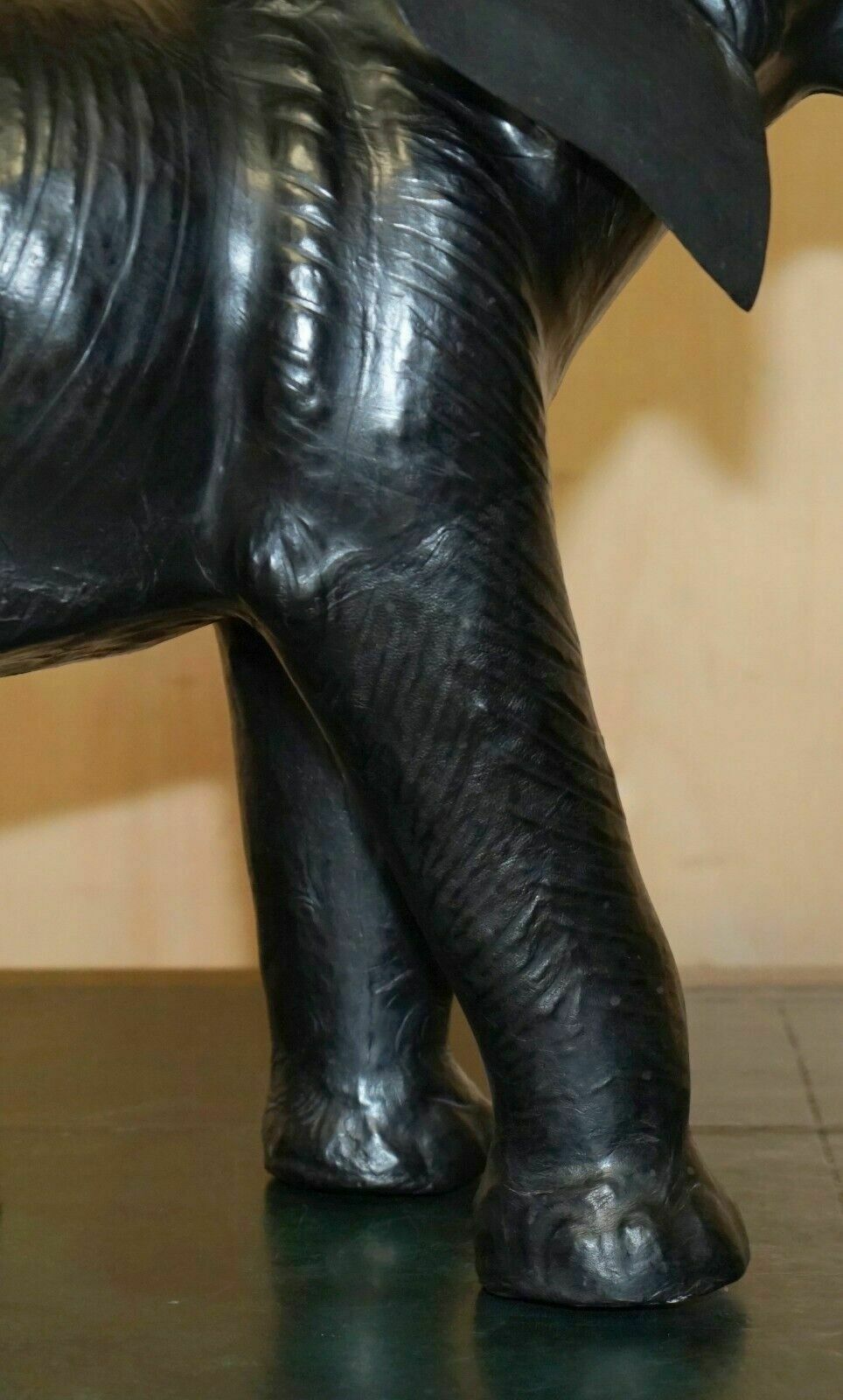 Lovely Happy Glass Eyed Liberty's London Omersa Leather Elephant Footstool Stool photo Furniture