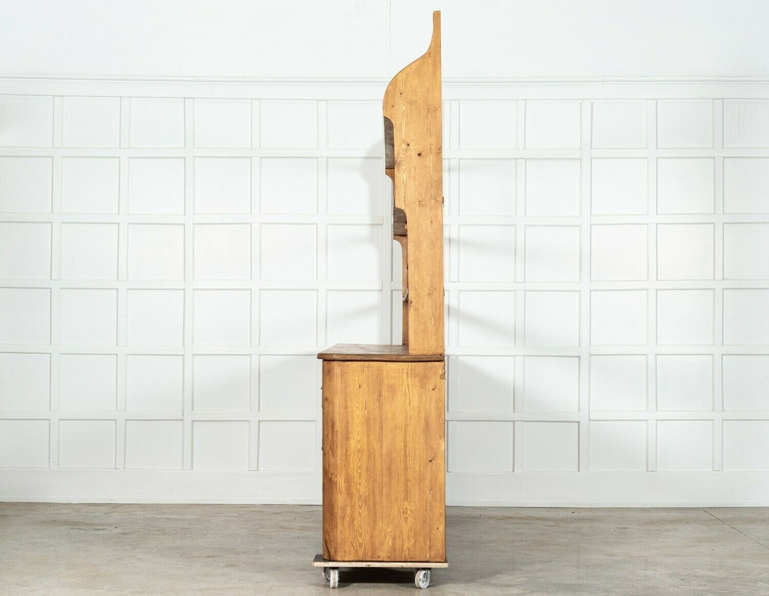 Monumental Estate Made English Georgian Pine Dresser photo vinterior