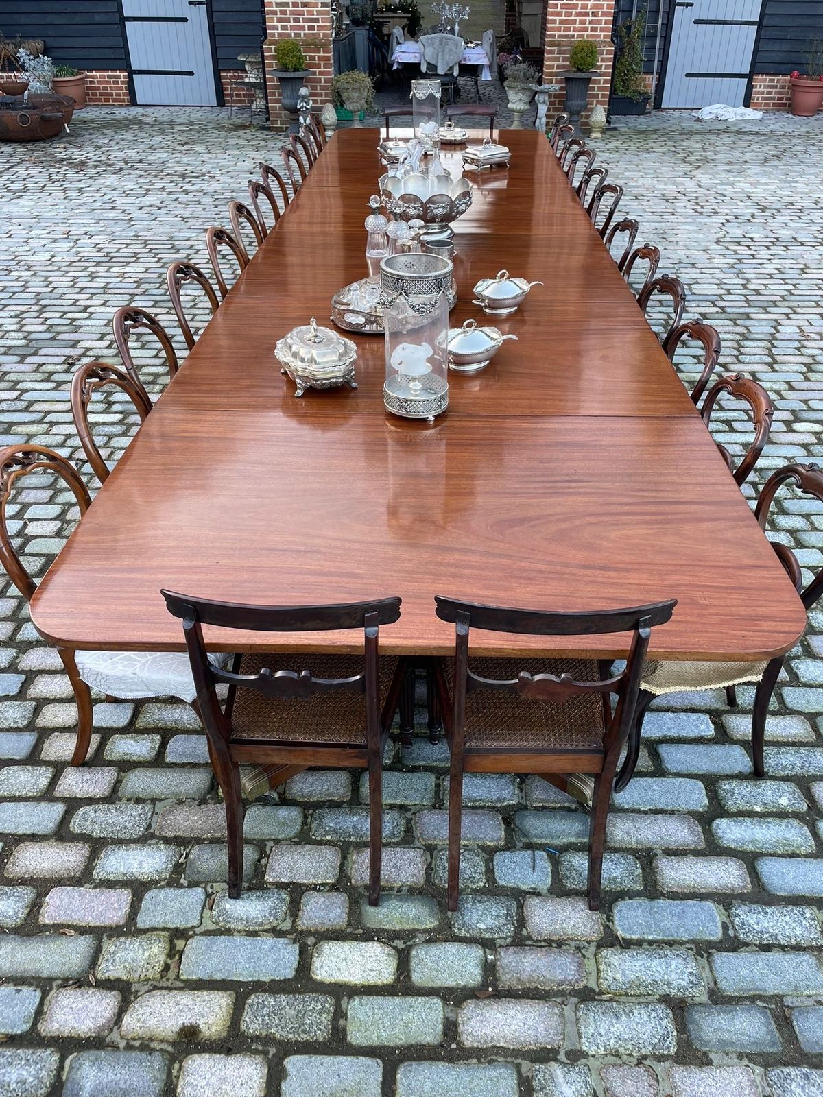 Rare 28 Seater 6 Pilar Antique Quality Mahogany Dining Table 72 X 161 X 609 Cm photo 145000.0