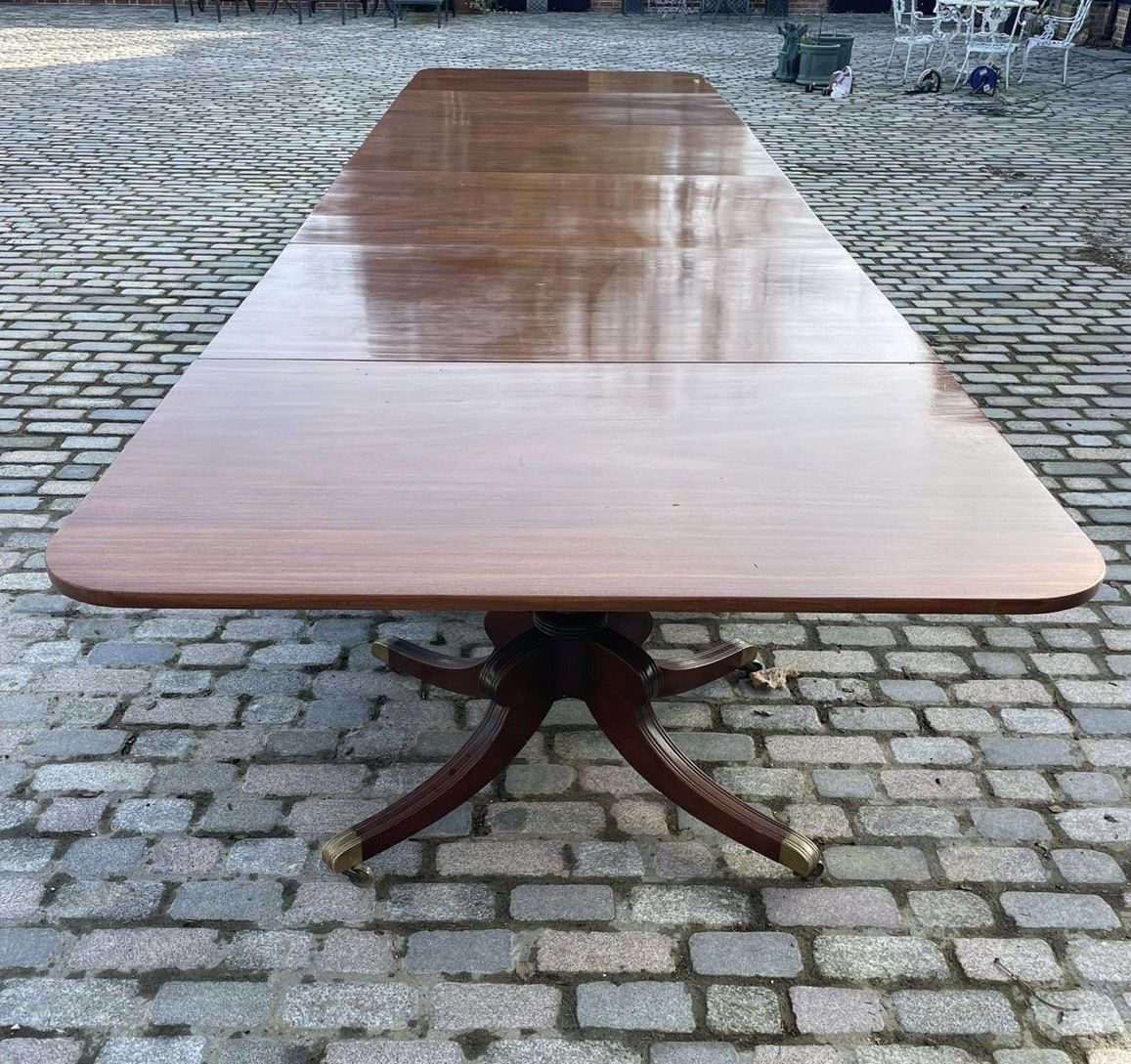 Rare 28 Seater 6 Pilar Antique Quality Mahogany Dining Table 72 X 161 X 609 Cm