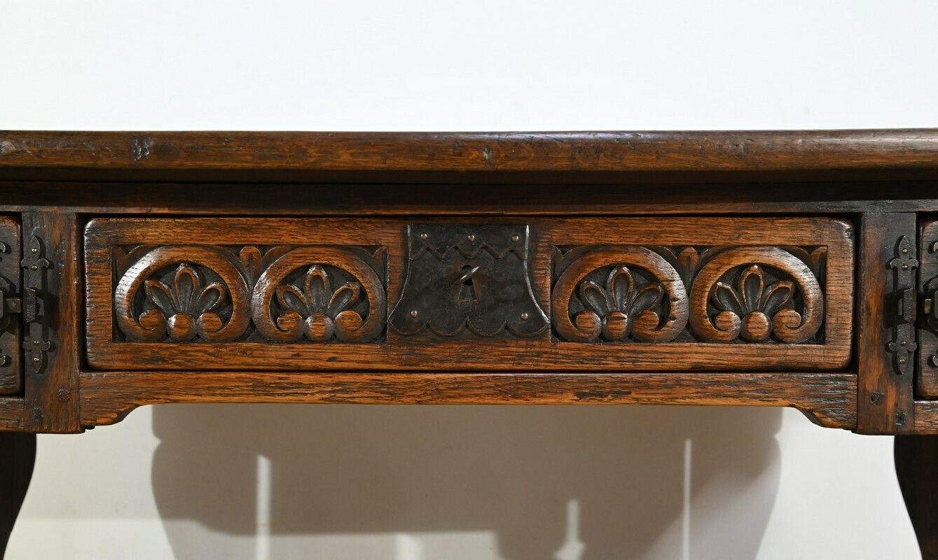 photo furniture Oak Desk Table, Neo Gothic Style – Early 20th Century