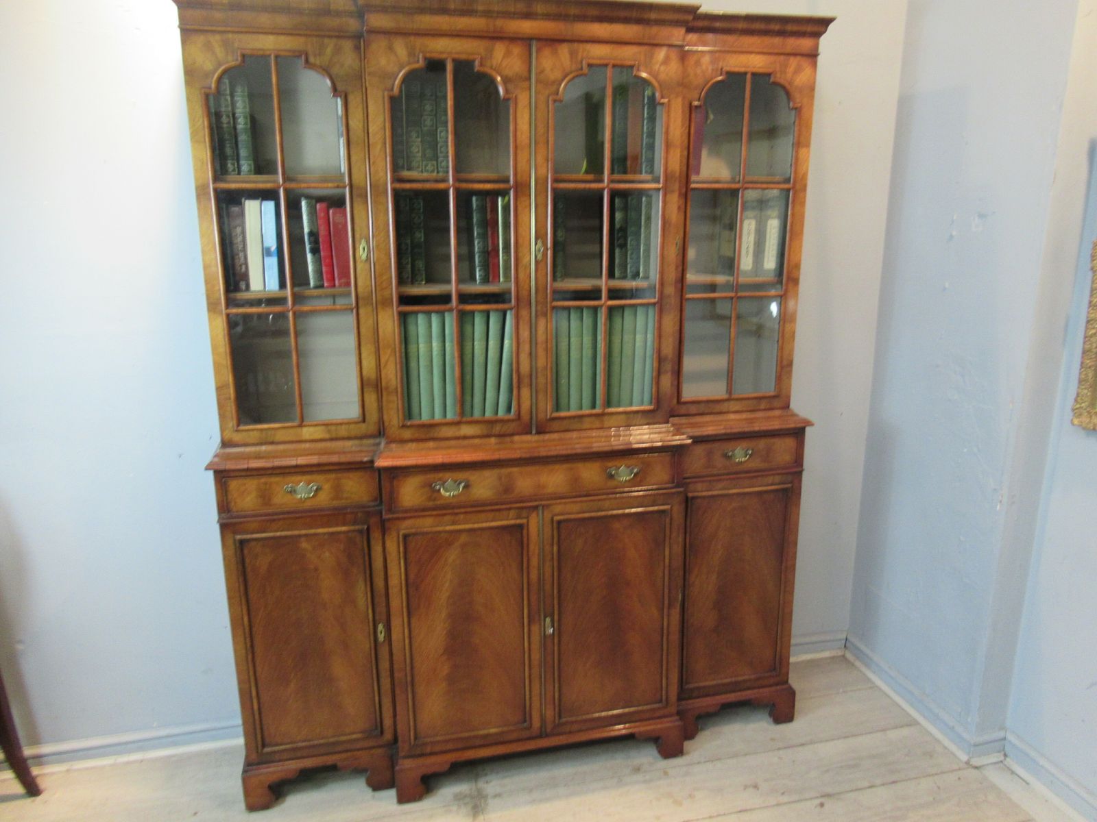photo vinterior Georgian Style Walnut  Bookcase