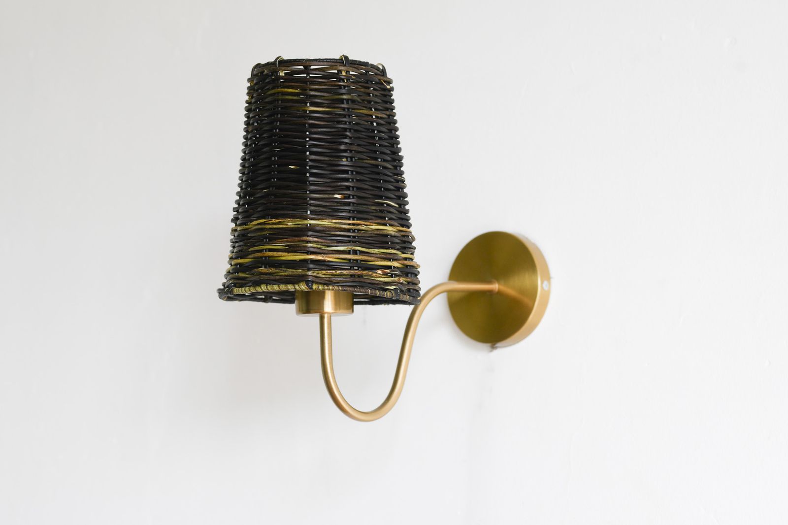 Natural Black Nito Wicker Wall Sconce Lamp