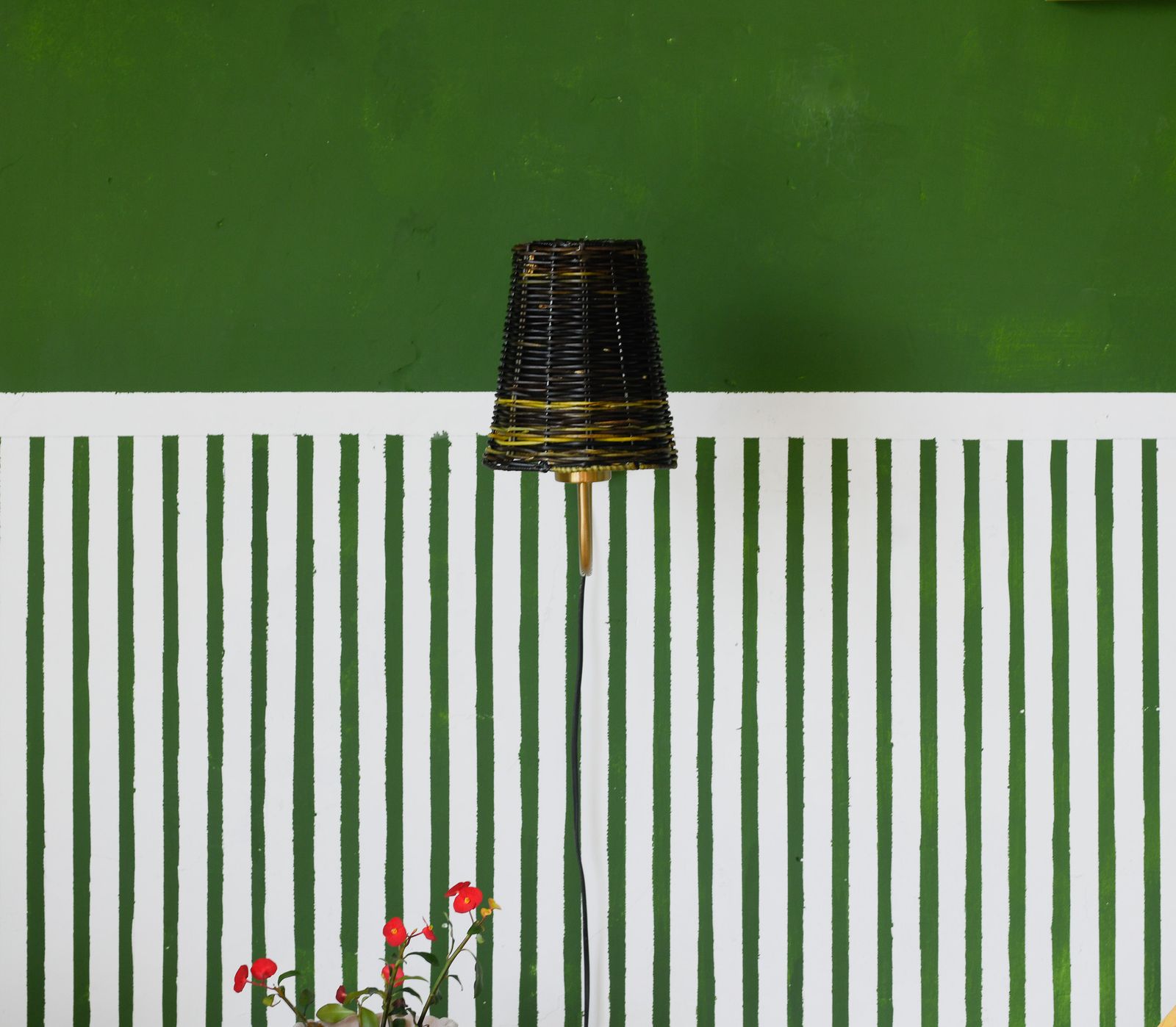 Natural Black Nito Wicker Wall Sconce Lamp photo 280.0