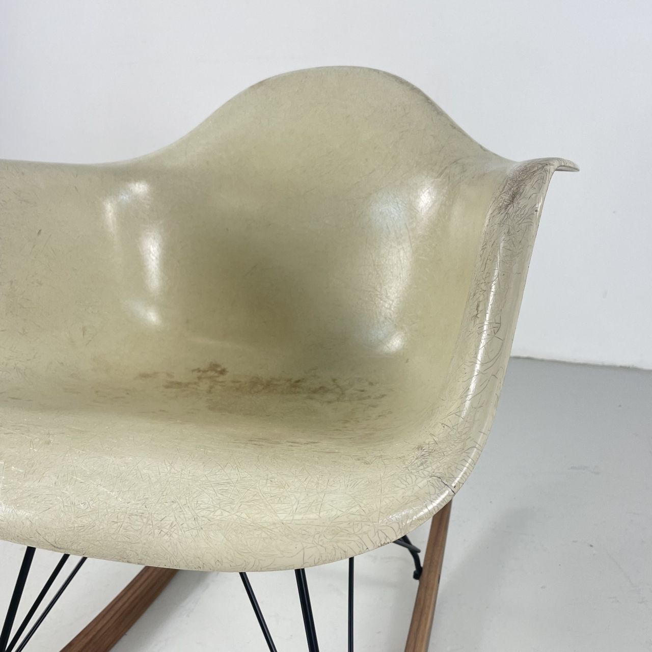 Eames Herman Miller 1950s Rar Rocking Chair In Parchment photo Furniture