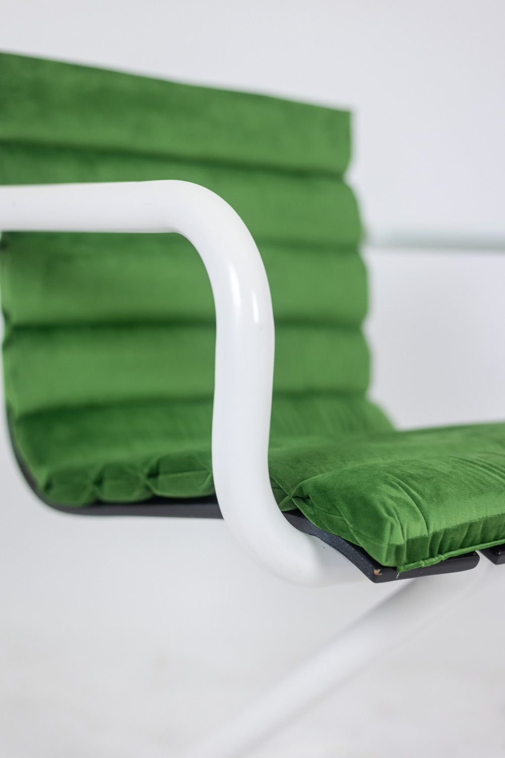 Furniture Series Of 6 Armchairs In White Lacquered Metal And Velvet. 1970s. photo